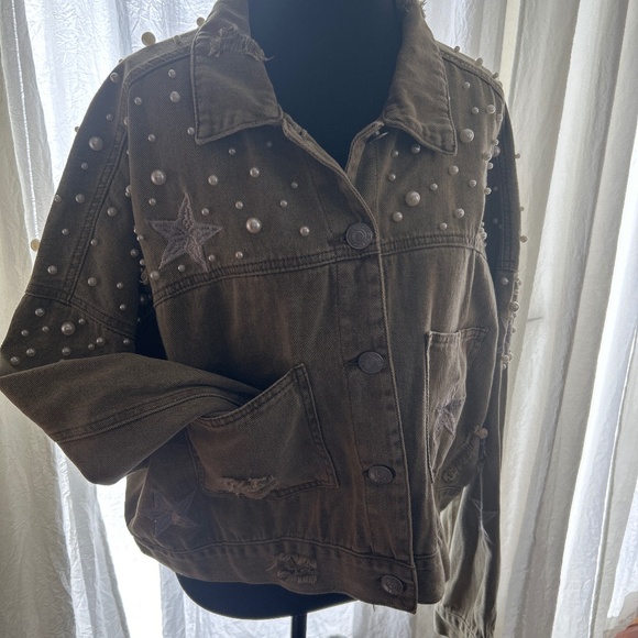 POL - Picture 1 of 3